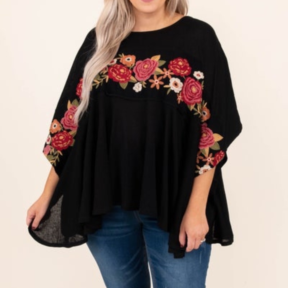 NWT Chic Soul Embroidered top poncho 1x 2x Savanna Jane